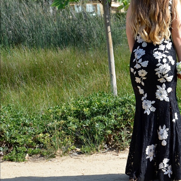 Avery G Long Dress - Picture 5 of 6